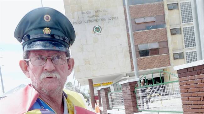 Murió 'Don Raúl', hombre que le reclamó a Uribe verdad sobre asesinato de su hijo. Foto: Colprensa-Q hubo Bogotá