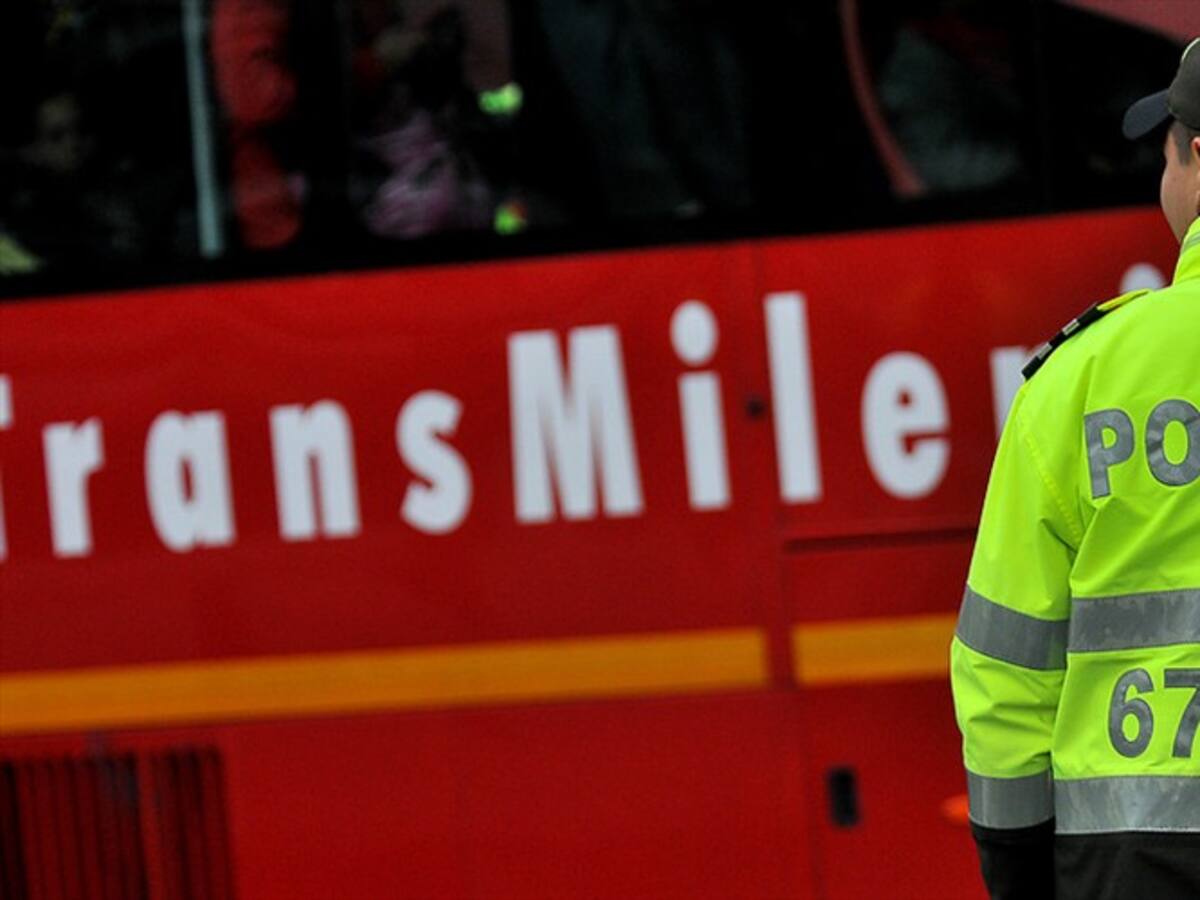 A la cárcel dos hombres por hurto a pasajeros de Transmilenio en la Autopista Norte