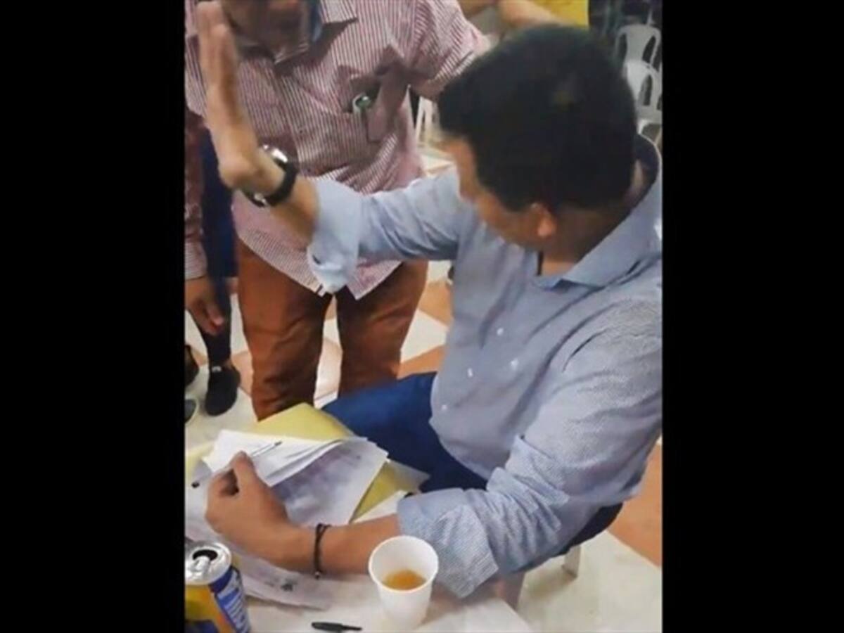 Estos son los contratos que firmó el director del Icbf en Sucre el día de la parranda