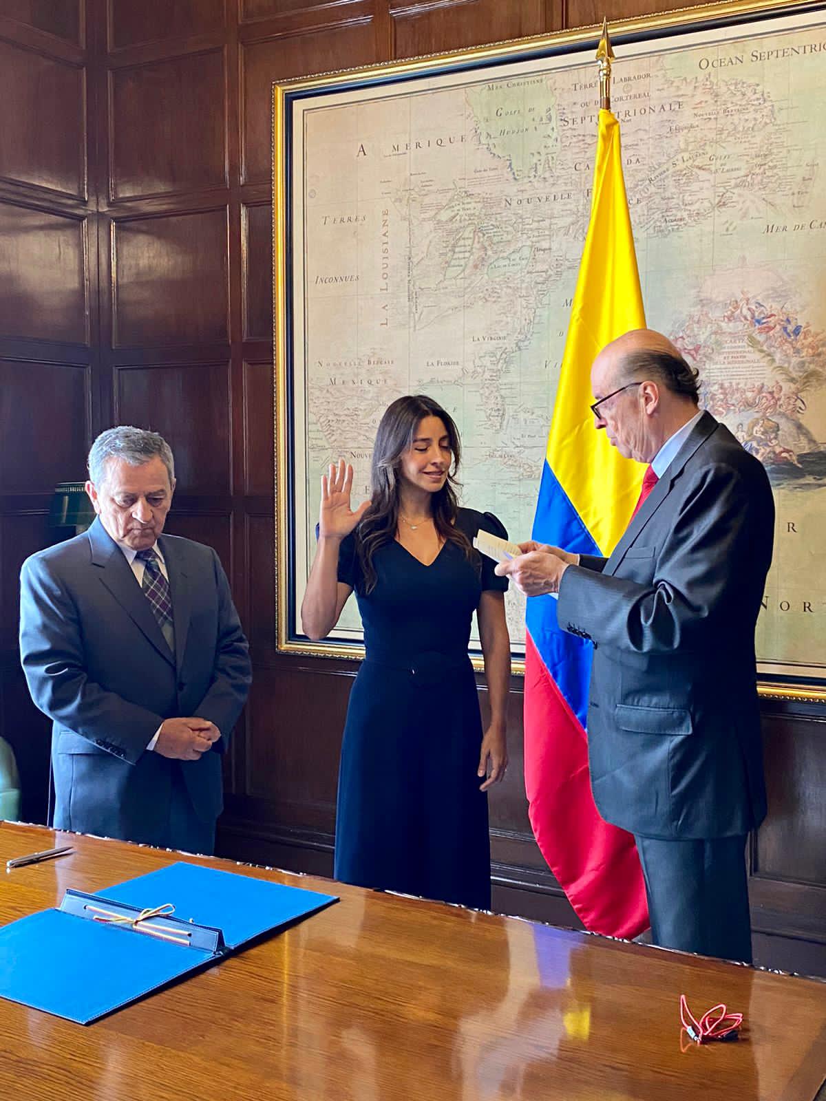 Canciller Leyva posesionó a Laura Guillem como embajadora ante la UNESCO. Foto: Suministrada.