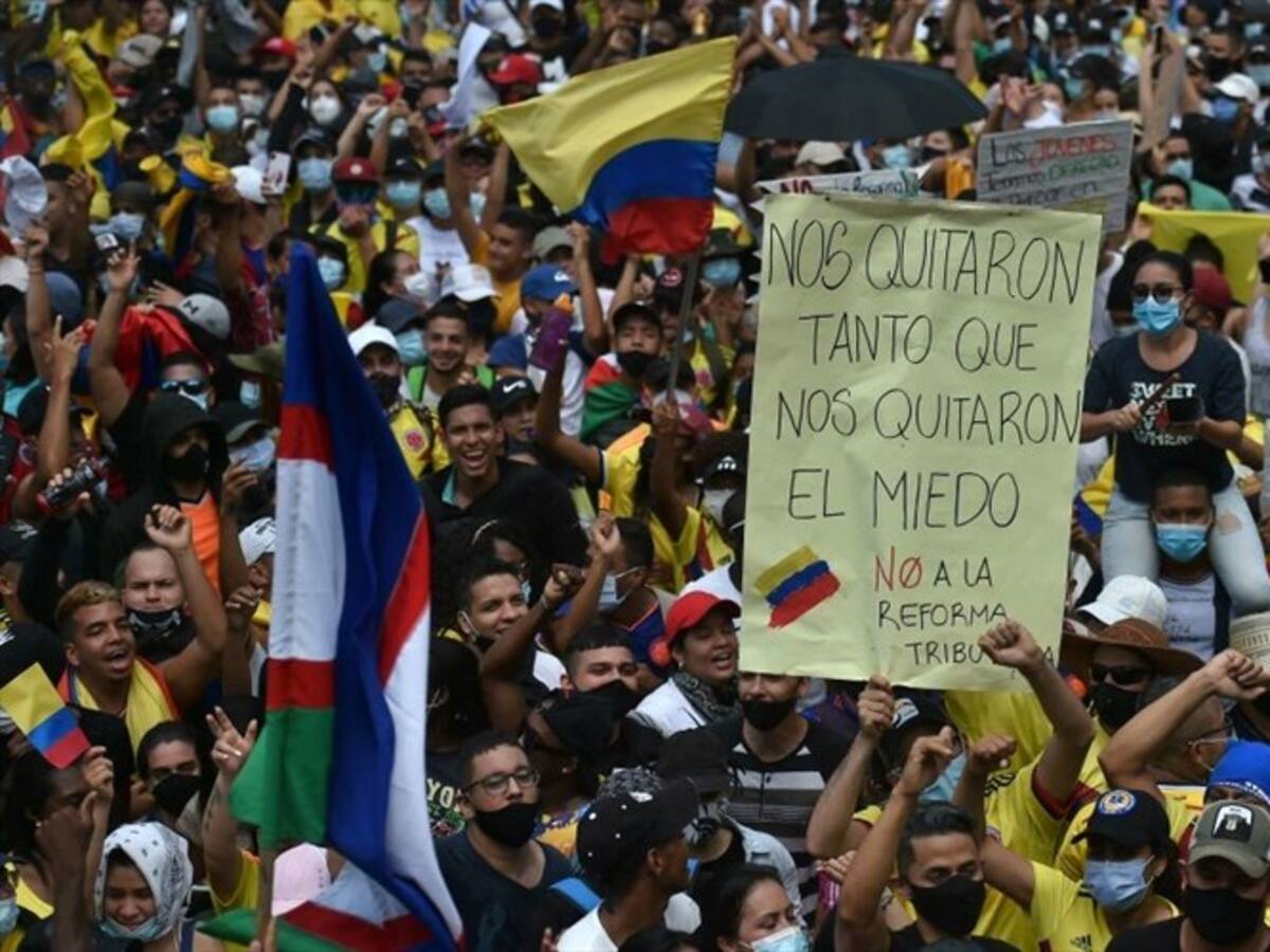 Más de 500 heridos entre civiles y policías dejan protestas en Cali