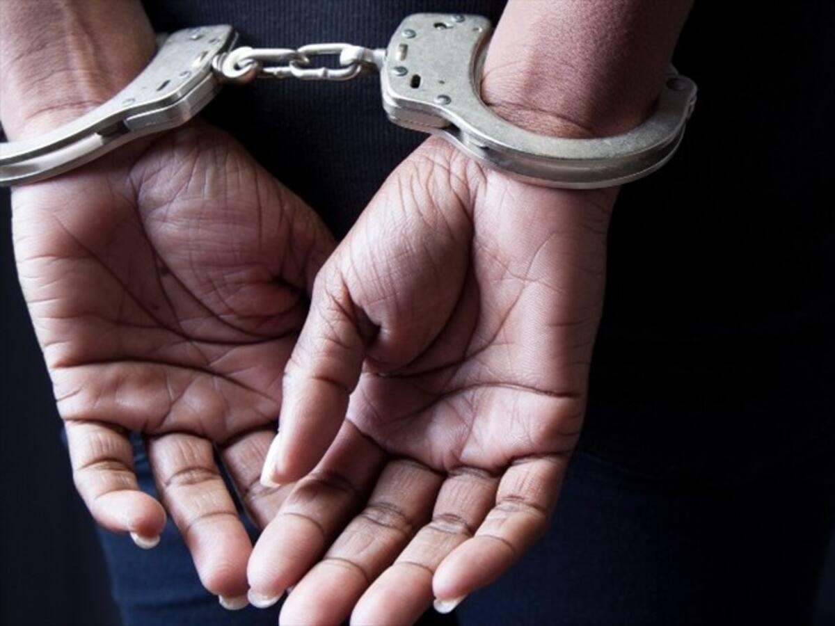 Capturan a una profesora que tuvo relaciones con su estudiante de 15 años