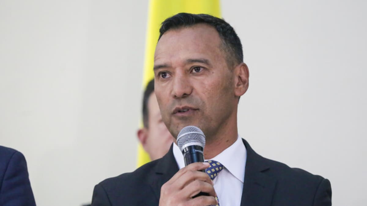 Ministro Pedro Sánchez confirmó que disidencias de alias ‘Calarcá’ atacaron helicóptero en Antioquia