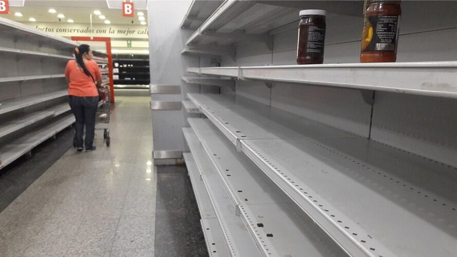 Supermercado desabastecido. Foto: Getty Images