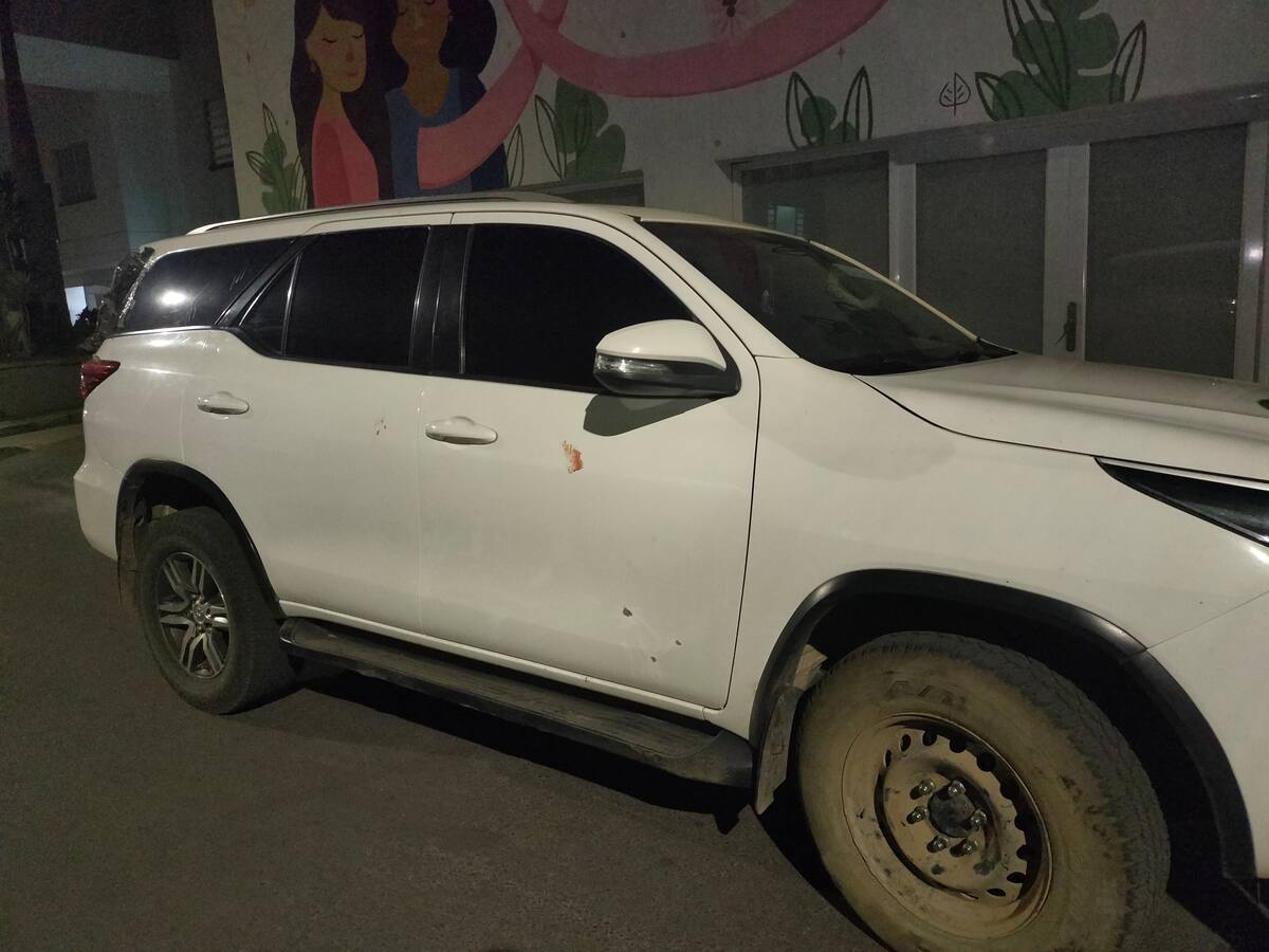 En un retén ilegal, atacaron el vehículo de protección del alcalde de Totoró, Cauca