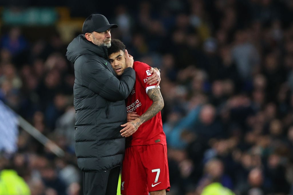Jürgen Klopp y Luis Díaz. (Foto: Robbie Jay Barratt - AMA/Getty Images)