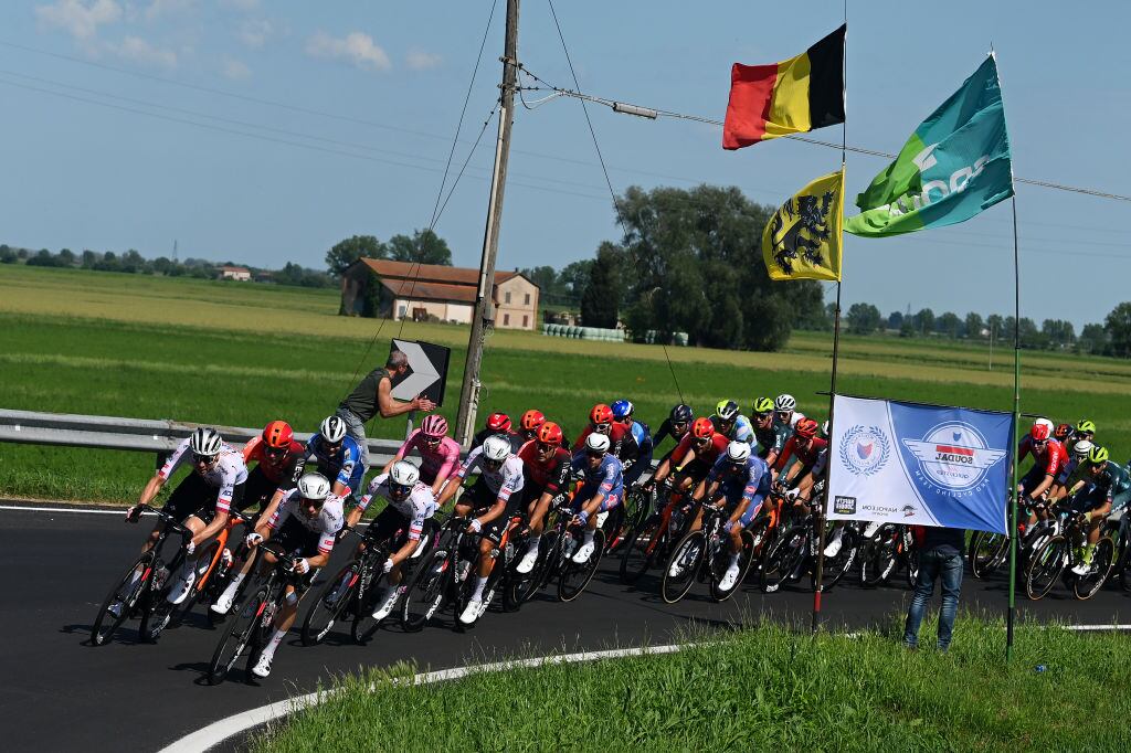 Ciclistas en la etapa 13 del Giro de Italia. Foto: Dario Belingheri/Getty Images