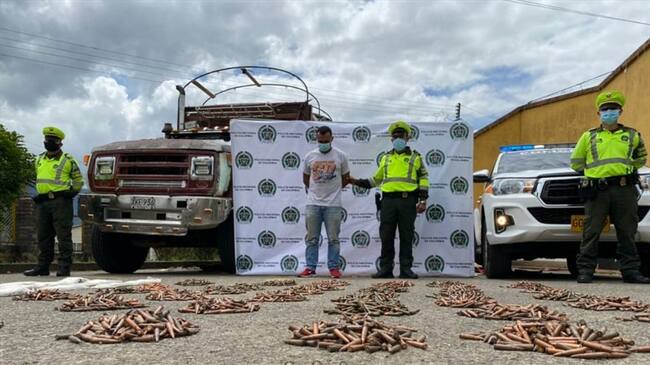El conductor del camión tiene antecedentes de Lavado de activos y de fabricación, tráfico y porte de armas y de municiones.. Foto: Policía de Boyacá