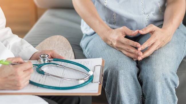 El Ministerio del Trabajo busca establecer la situación laboral de los trabajadores y el tipo de convenios de los hospitales. Foto: Chinnapong