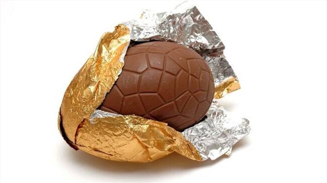 En el interior de la mayoría de huevos de Pascua no hay nada más que aire.. Foto: BBC Mundo