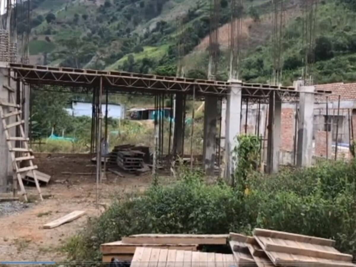 Denuncian elefante blanco que afecta la educación de los niños en Argelia, Cauca