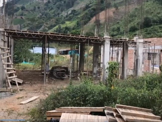 En la actualidad los trabajos se encuentran abandonados, por lo que la comunidad hizo un llamado al Gobierno . Foto: Cortesía