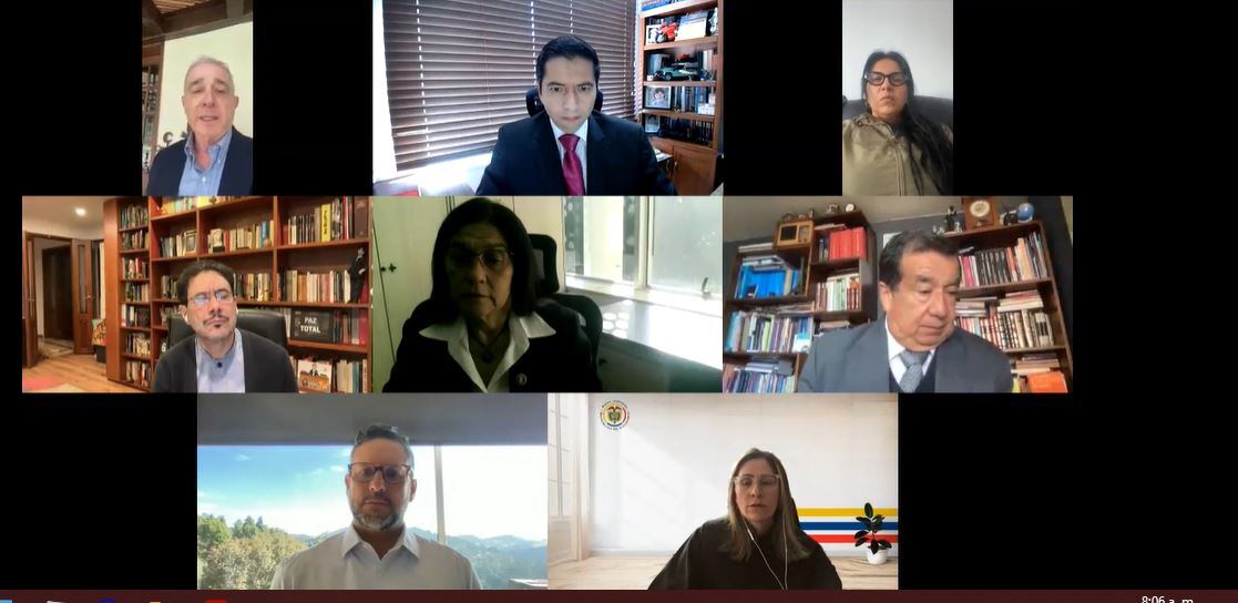 "Yo se lo ruego": Álvaro Uribe Vélez a la juez que rechazó aplazar la diligencia. Foto: captura de pantalla.