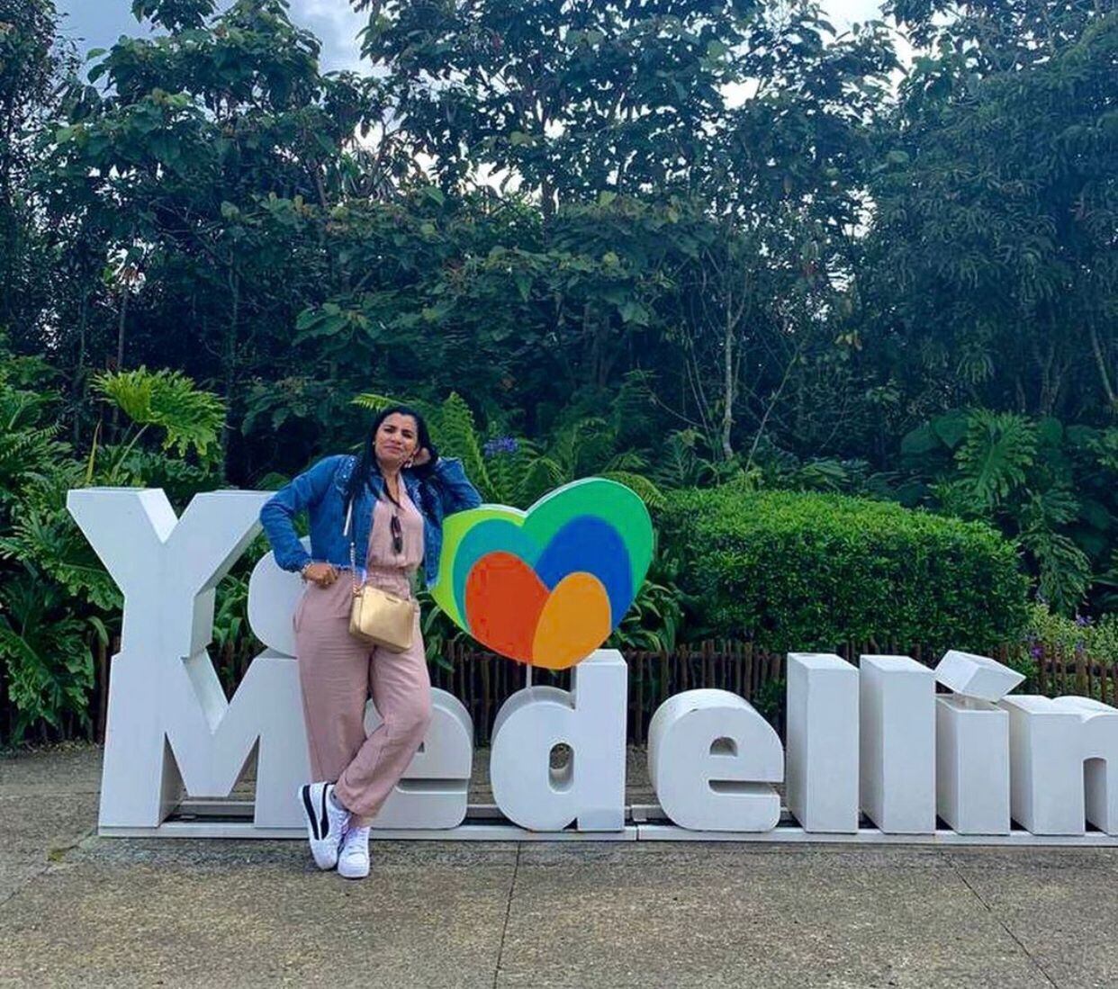 Vicealcaldesa de Punta Cana fue víctima de hurto en Medellín. Tomada de @riverangelac