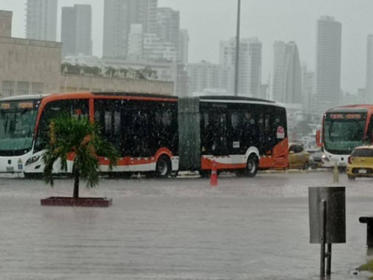 Doce barrios de Cartagena se inundaron tras fuertes lluvias de este 8 de octubre