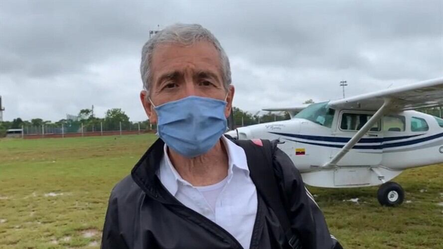 El presidente de la Comisión de la Verdad, padre Francisco de Roux, lideró una delegación de ese órgano transicional que se reunión con autoridades, la iglesia y organizaciones sociales en Mapiripán . Foto: Cortesía: Rafael Aristizábal