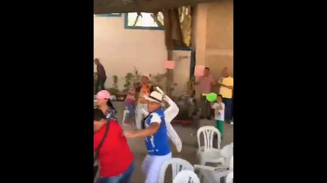 Según la policía en la confrontación no hubo heridos . Foto: captura