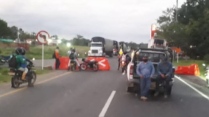 Bloqueo costa. Foto:suministrada.