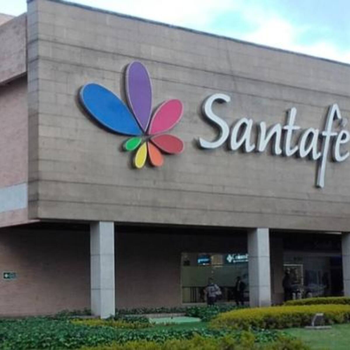 Víctima no tenía medidas de protección: Policía tras feminicidio en Centro Comercial Santafé