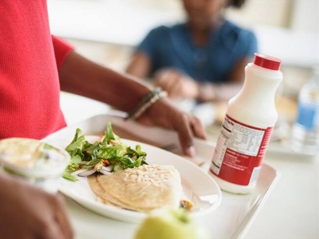 El presidente de RedVer denunció que una empresa sancionada por irregularidades en el PAE podría volver a quedarse con este contrato en Santa Marta.. Foto: