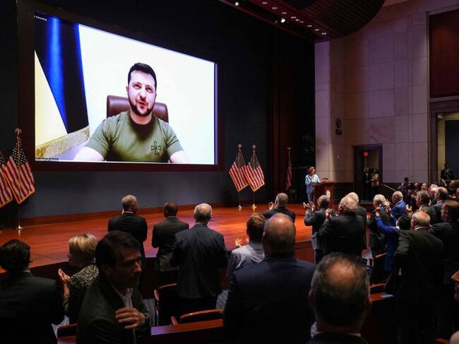 Foto de referencia de Volodimir Zelenski, el presidente de Ucrania, en una intervención ante el Congreso de Estados Unidos. (Photo by J. Scott Applewhite / POOL / AFP) (Photo by J. SCOTT APPLEWHITE/POOL/AFP via Getty Images)
