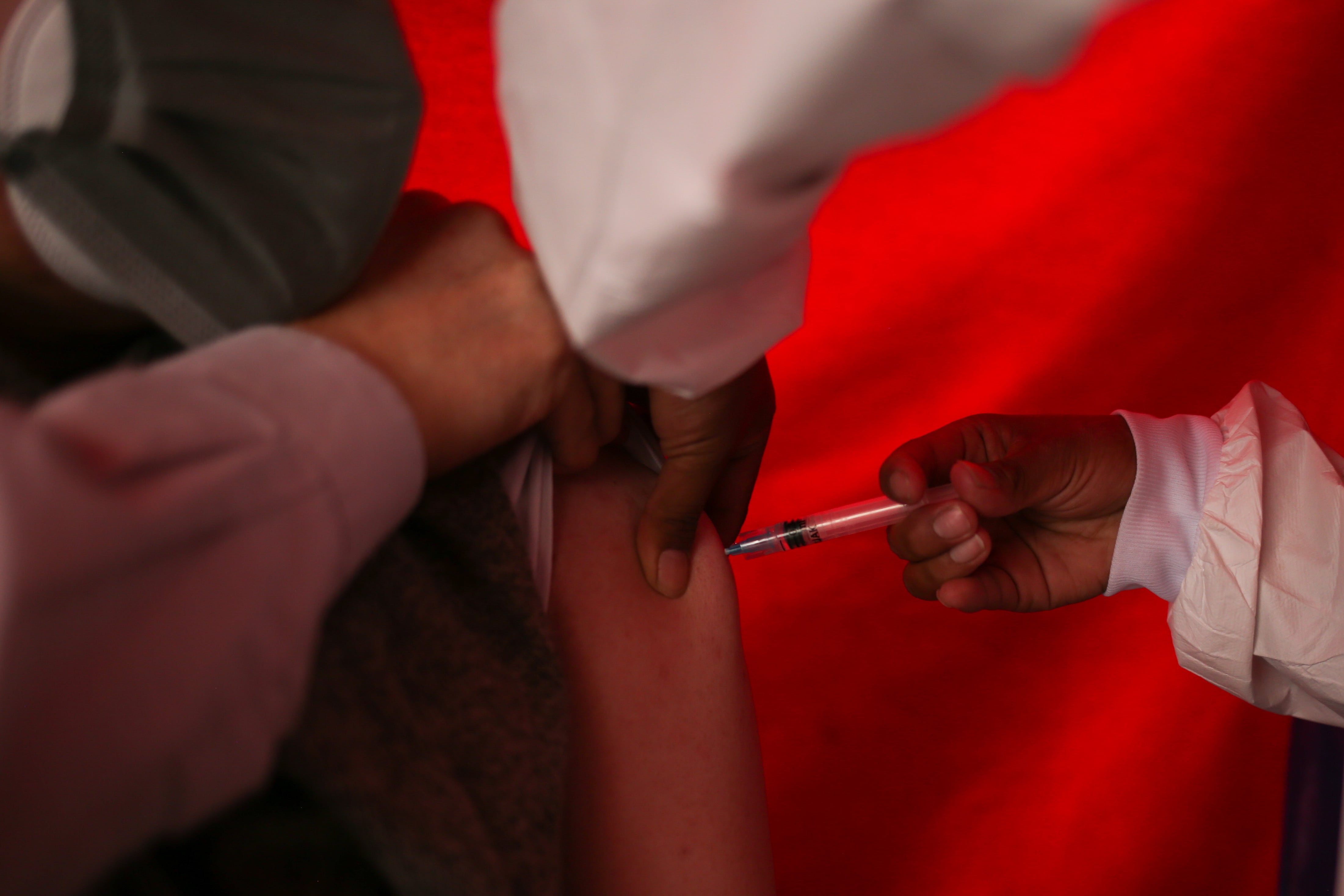 Buena parte de América Latina registra un repunte de los casos de la covid-19. EFE/ Luis Gandarillas