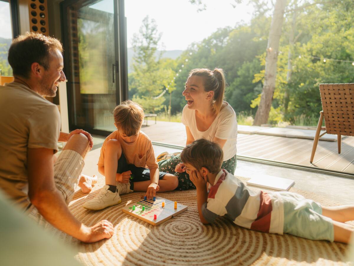 Los padres sí tienen hijos favoritos: Esto reveló la ciencia