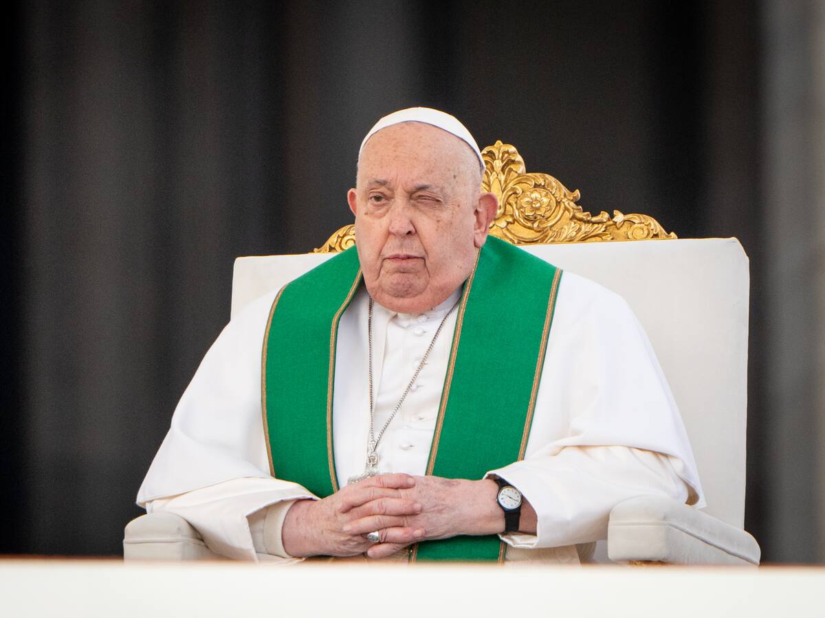 El cuadro clínico del papa “es complejo” y requerirá “una hospitalización adecuada”