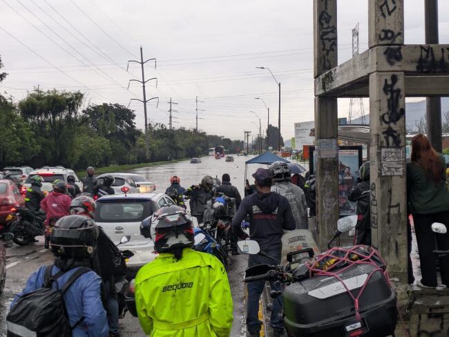 Inundaciones en la Autopista Norte de Bogotá