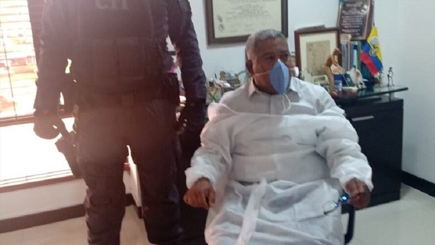 Agentes del CTI de la Fiscalía capturaron a Gustavo Adolfo Aguilar Vivas, gerente de la EPS Asmet Salud. Foto: Cortesía