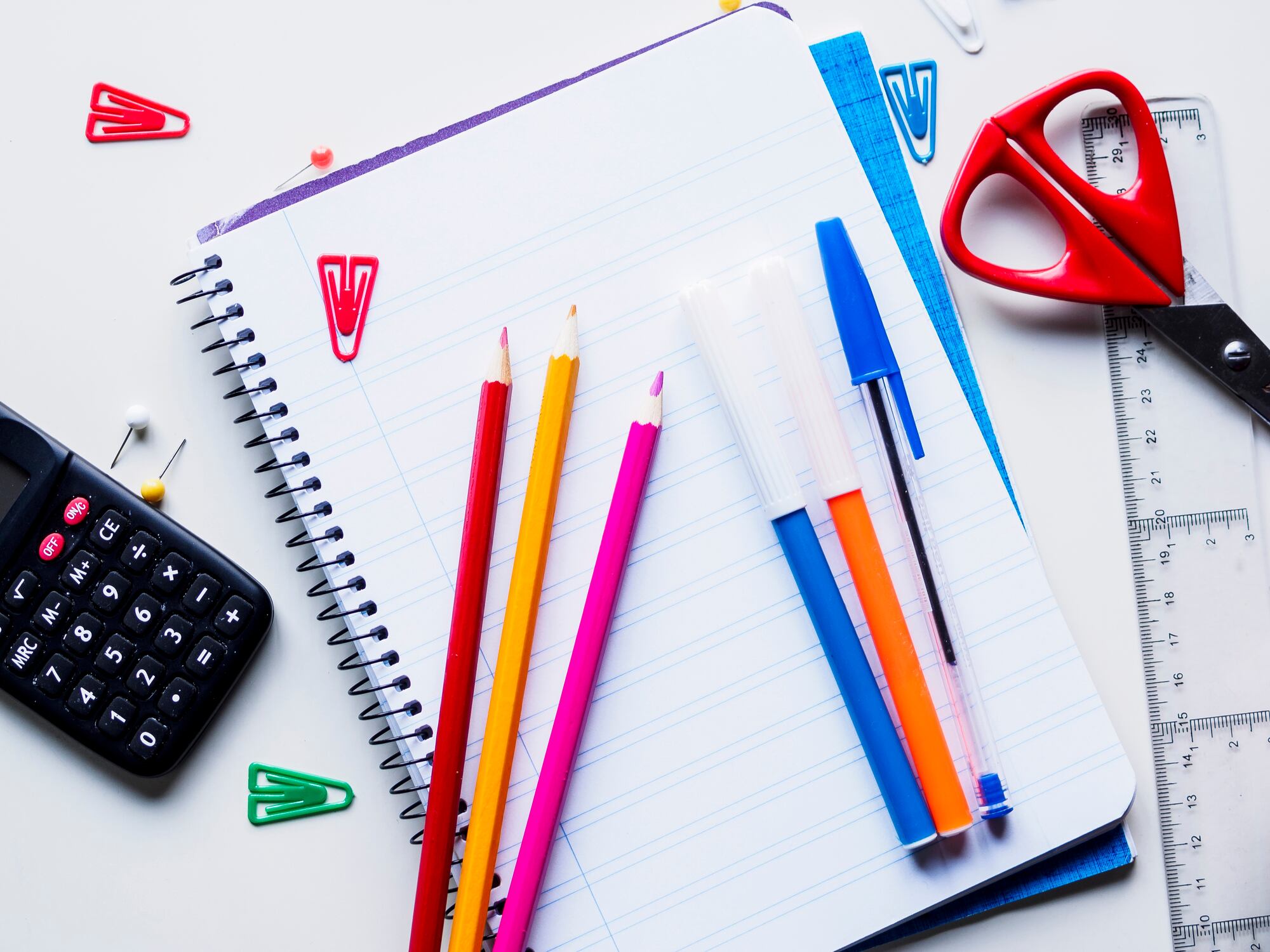 Útiles escolares imagen de referencia. Foto: Getty Images.