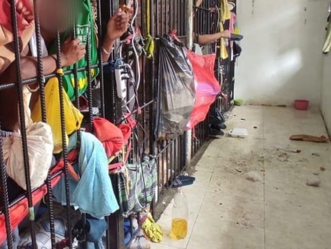 La Defensoría del Pueblo, seccional Cauca, denunció que en la estación de policía, Laura Valencia se presenta una sobrepoblación de 70 reclusos. Crédito: Defensoría del Pueblo.