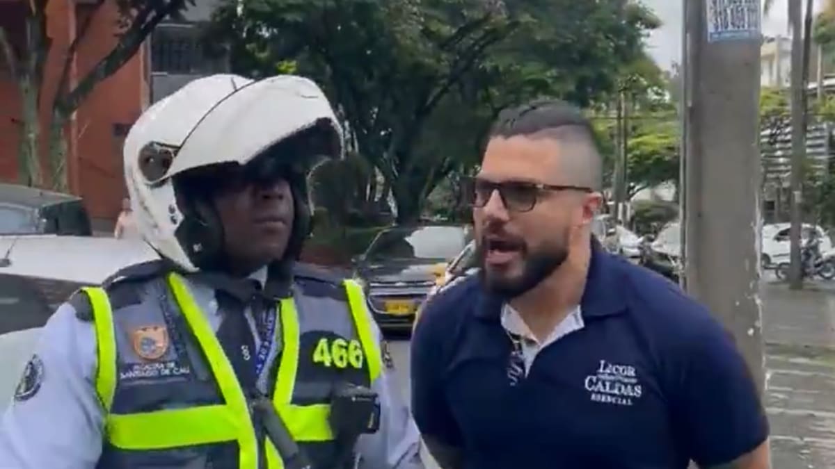 Ordenan captura de hombre que atacó con insultos racistas a guarda de tránsito en Cali