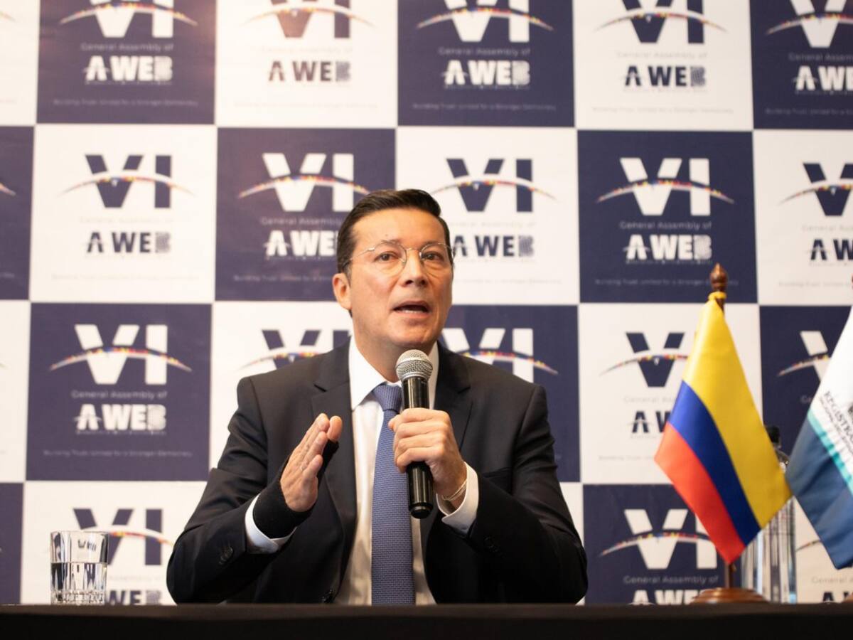 “No respondemos a funcionarios del Gobierno”: registrador a señalamientos de Presidencia