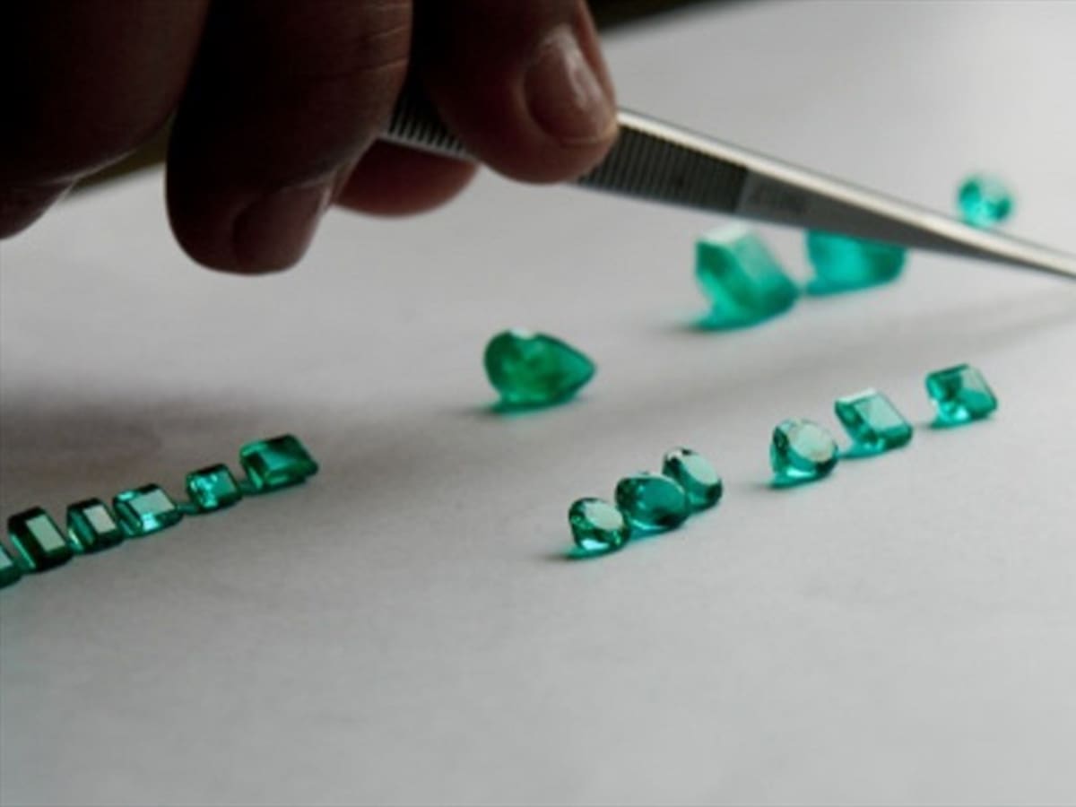 Presidente Santos recibió aderezos de los esmeralderos para la primera dama: Nieto