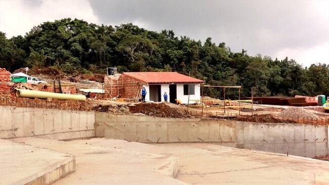 Se denuncian unidades que no poseen las condiciones para ser habitadas, casas abandonadas, inconclusas o falta de redes eléctricas. Foto: Colprensa