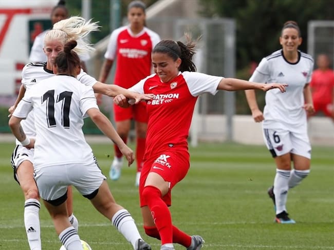 Isabella Echeverri jugó su primer partido amistoso de pretemporada con el Sevilla. Foto: Twitter/ @SevillaFC_Fem.