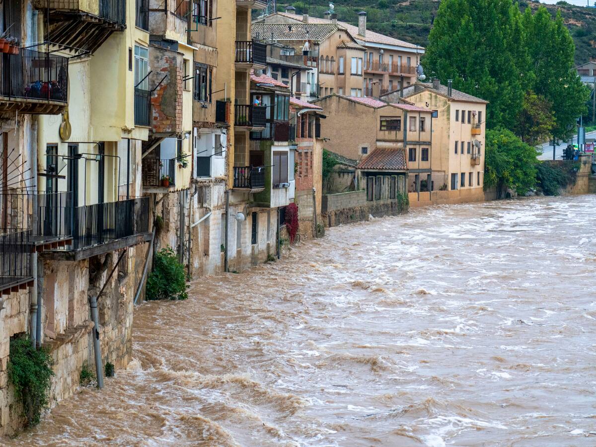 Aumentó cifra a 155 muertos tras fuertes inundaciones en España