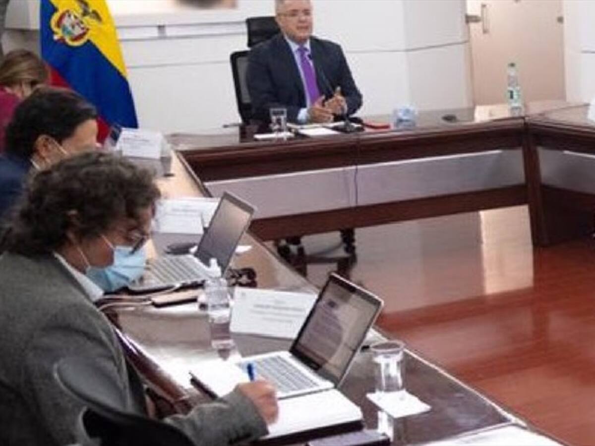 Santander entregó lista total de quiénes serán vacunados en cada etapa