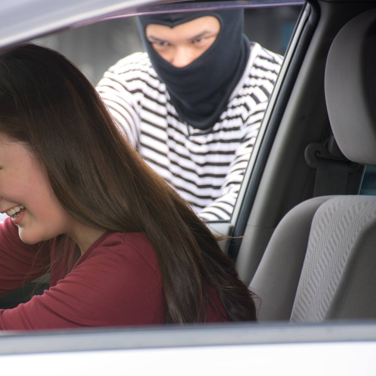 “Pensé que me iba a tirar a un potrero”: Mujer denuncia que conductor de aplicación la amenazó con un cuchillo