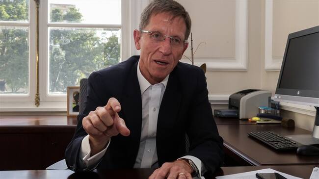 Emilio Archila señaló que se han aprobado 24 proyectos productivos y que las declaraciones del líder de la Farc “no tienen ningún asidero”. Foto: Colprensa