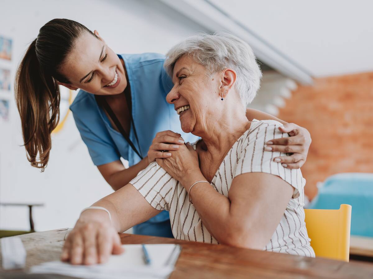 Recomendaciones para el cuidado de pacientes en la casa, según enfermera experta