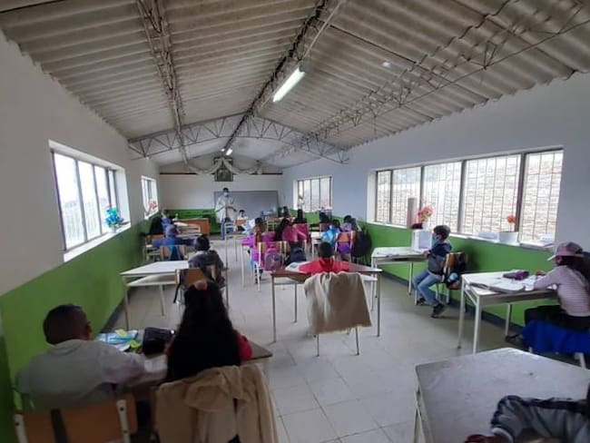 En Tasco son 10 instituciones que requieren de conectividad. Foto: W Radio.