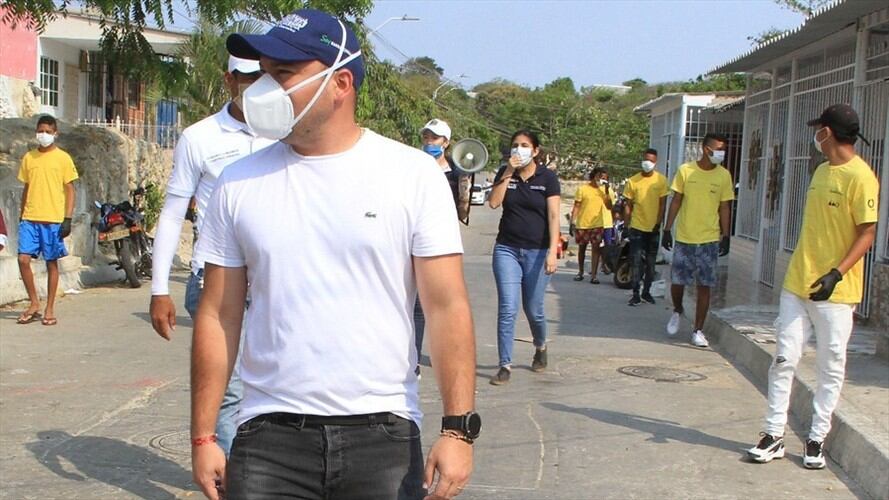 En Santa Marta violan el aislamiento por bonos de mercados que entrega Alcaldía. Foto: Colprensa