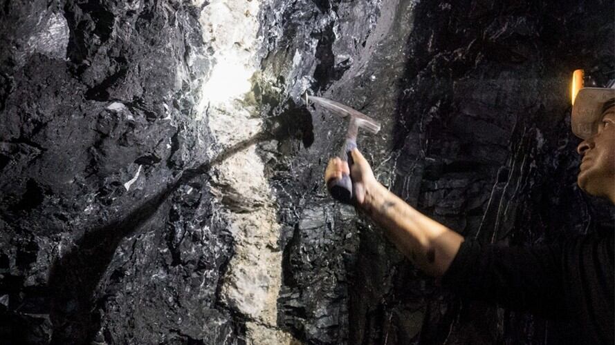 Rescatan con vida a los 14 mineros atrapados en un socavón del departamento de Bolívar. Foto: Referencia Getty Images