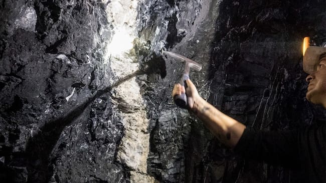 Rescatan con vida a los 14 mineros atrapados en un socavón del departamento de Bolívar. Foto: Referencia Getty Images