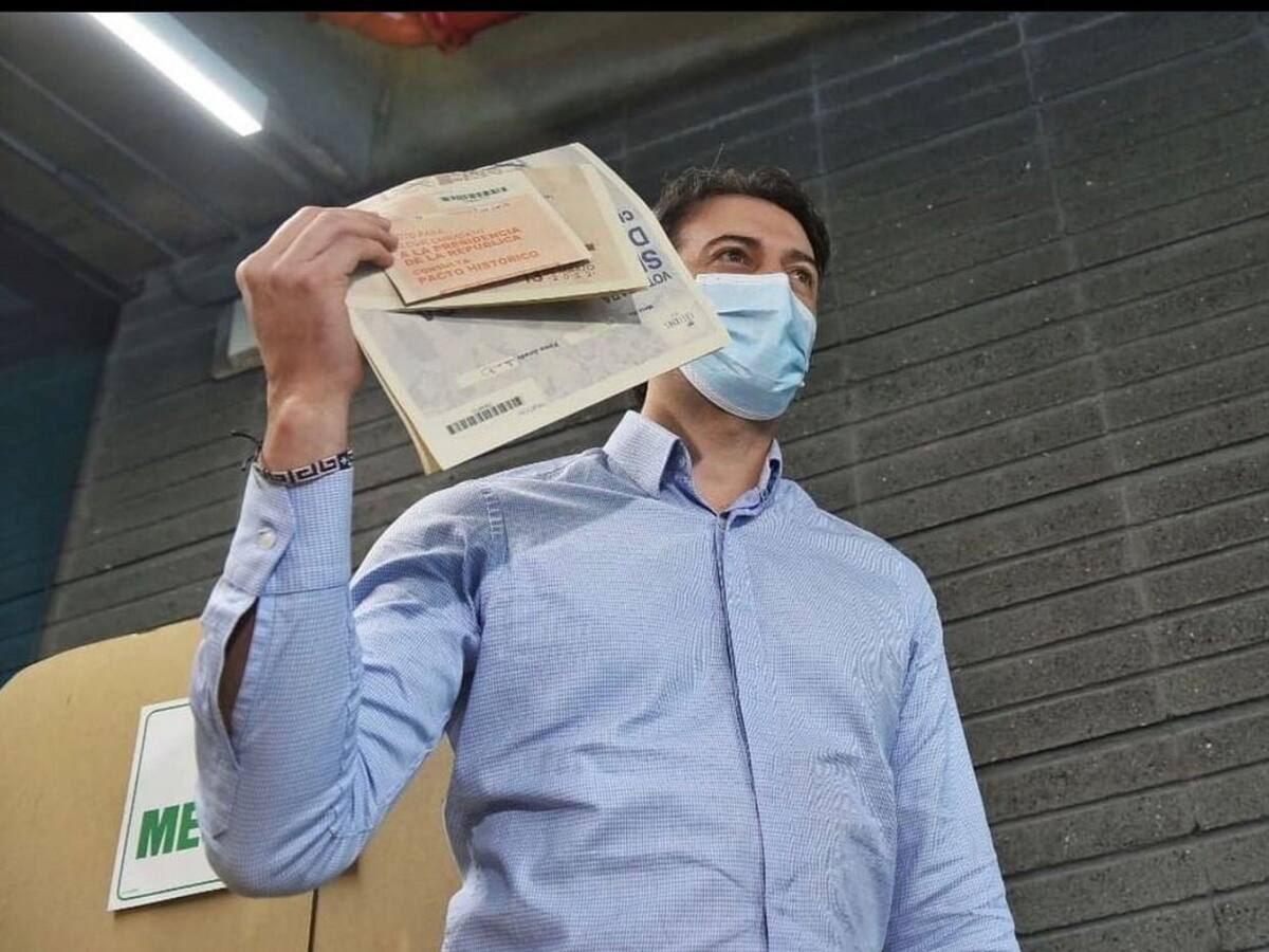 Piden investigar a Daniel Quintero por supuesta participación en política