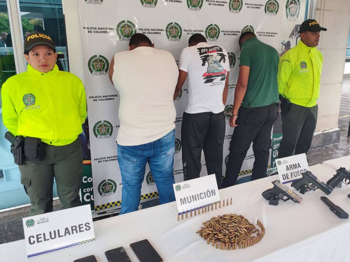 Caen presuntos responsables de atentado contra CAI de la Policía en Cali