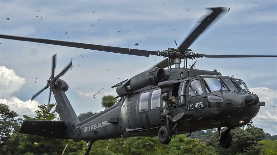Accidente de helicóptero de militares se dio por falta de combustible: Roy Barreras. Foto: Referencia Getty