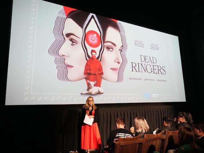 ‘Dead Ringers’: la serie protagonizada por Britne Oldfor y su papel similar a la vida real